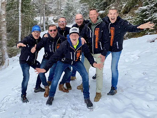 Sneeuwmannen-groepsfoto-hike-solden-IMG_8628-640x480